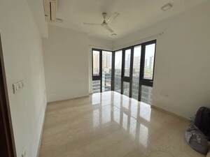 Room in 3 BHK Apartment at Lodha The Park, Worli – for Sale