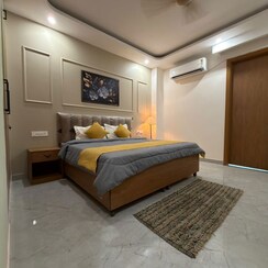 1 BHK + Servant Room Builder Floor For Rent in DLF The Grove