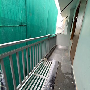 Balcony in 1 BHK Builder Floor at DLF The Grove, Sector 54 – for Rent
