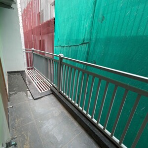 Balcony in 1 BHK Builder Floor at DLF The Grove, Sector 54 – for Rent