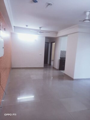 Room in 2 BHK Apartment at Amrapali Pan Oasis, Sector 70 – for Rent