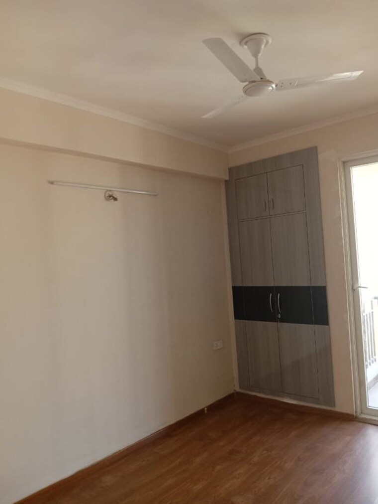 Room, amrapali-kingswood 2.5 Bedroom 945 Sq.Ft. Apartment In Sector 4 Greater Noida Greater Noida 10527743
