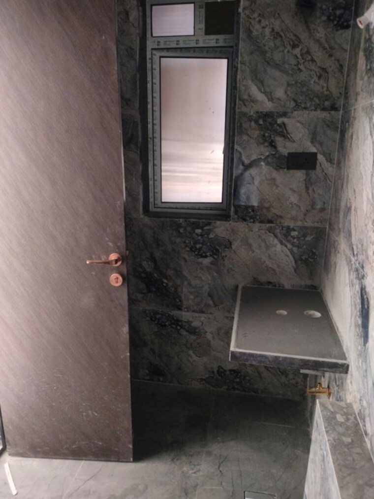 Bathroom, om-grand-pallazo 4 Bedroom 2600 Sq.Ft. Apartment In Prabhadevi Mumbai 10527740
