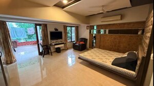 Bedroom in 6 BHK Villa at Lokhandwala Complex, Andheri West – for Sale