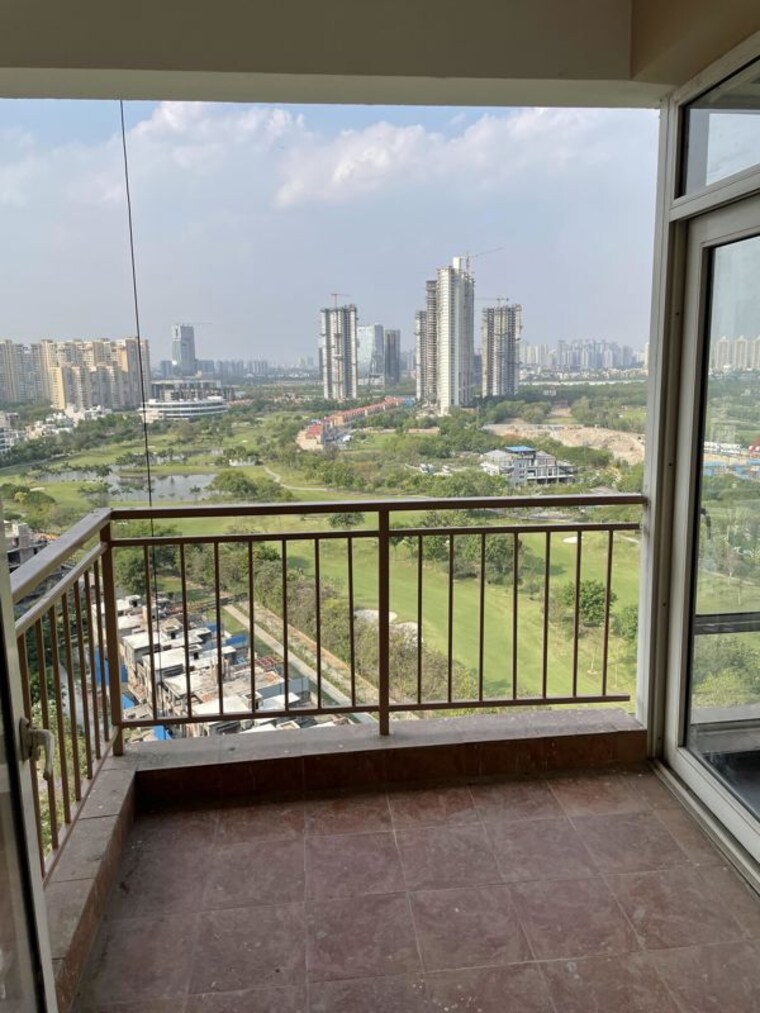 Balcony, jaypee-green-pavillion-heights 1 Bedroom 936 Sq.Ft. Apartment In Sector 128 Noida 10527774