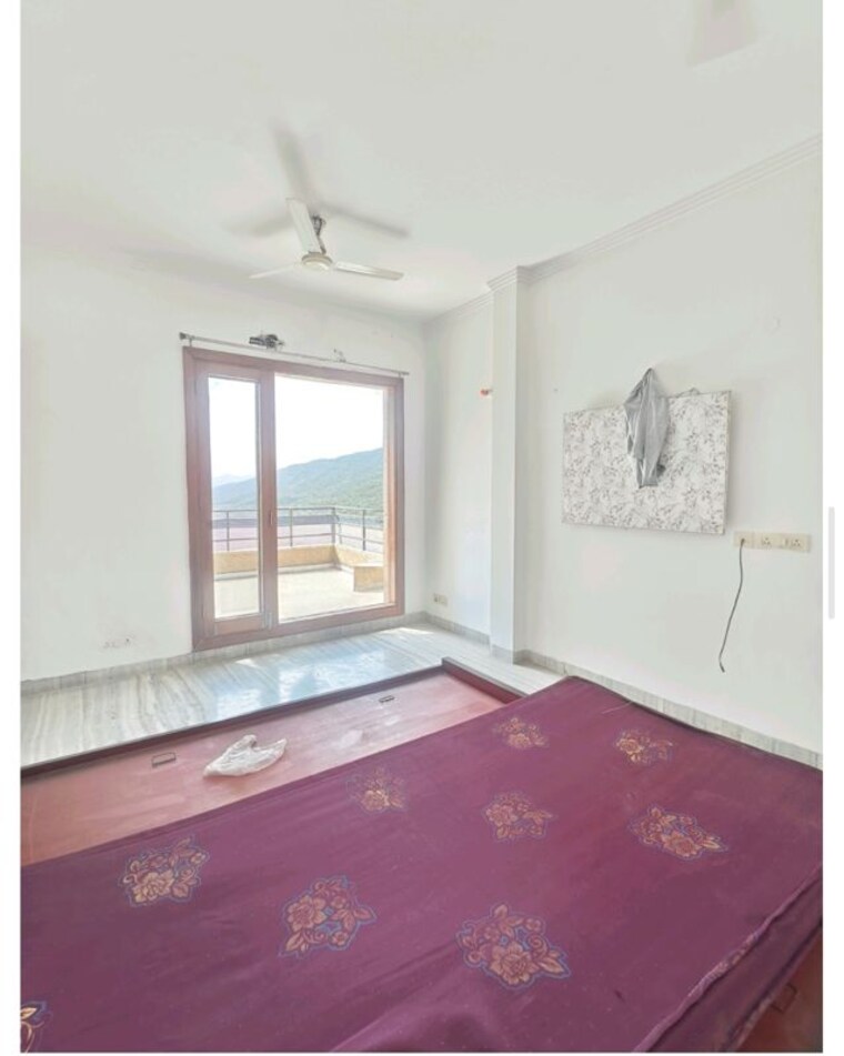 Room, sector 10 2 Bedroom 1850 Sq.Ft. Builder Floor In Sector 10 Gurgaon 10486476