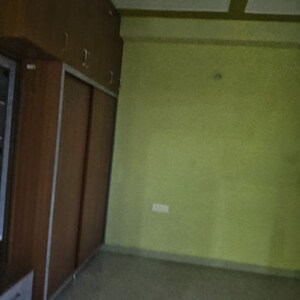 Room in 2 BHK Builder Floor at Sector 37d – for Rent