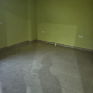 Room in 2 BHK Builder Floor at Sector 37d – for Rent
