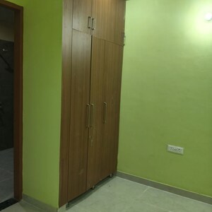 Room in 2 BHK Builder Floor at Sector 37d – for Rent
