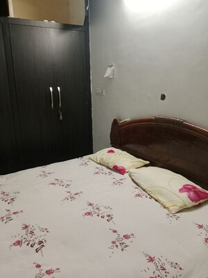 Bedroom in 2 BHK Builder Floor at Sector 18 – for Rent