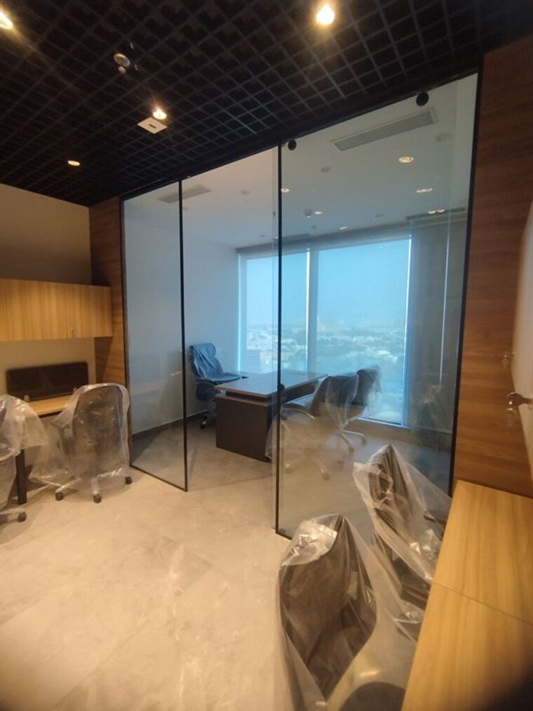 Team Area, wave-silver-tower Commercial Office Space 550 Sq.Ft. In Sector 18 Noida 10527886