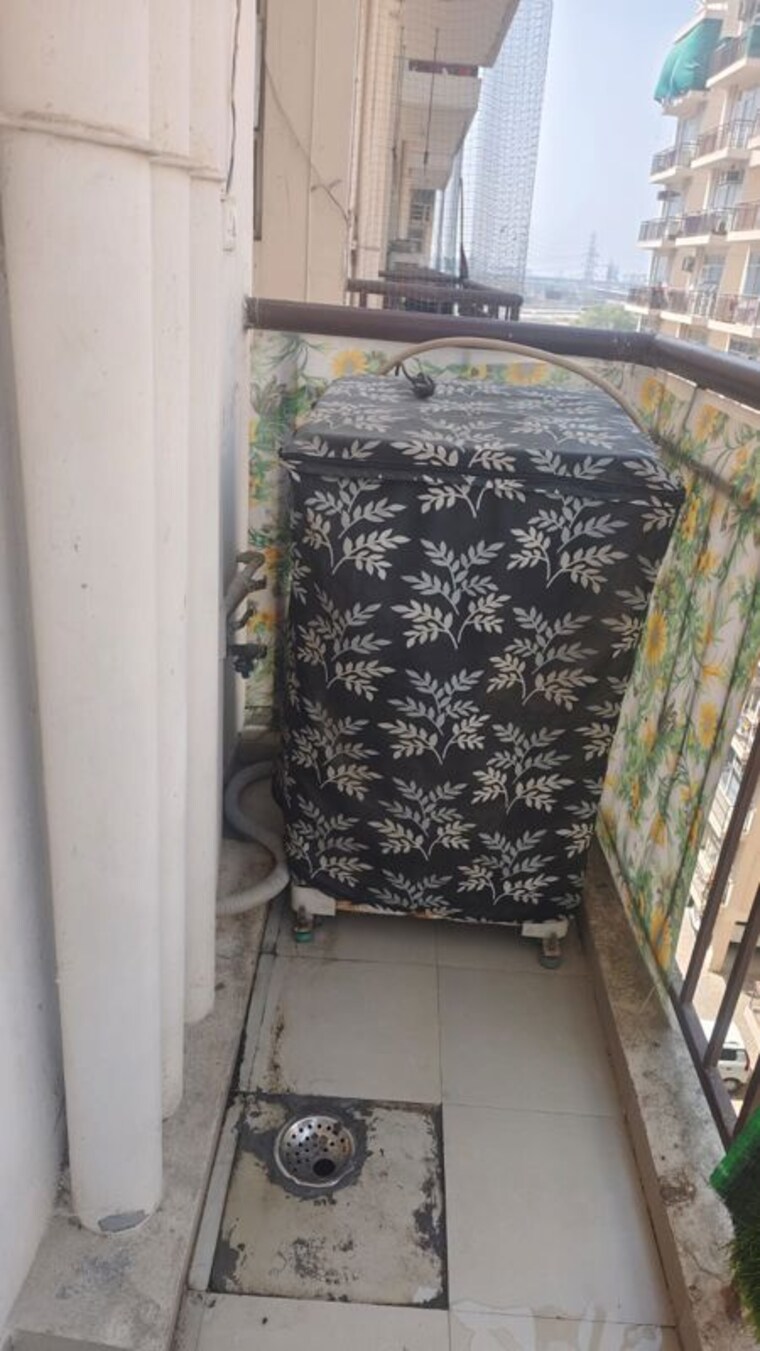 Balcony, avl-36-gurgaon 1 Bedroom 400 Sq.Ft. Apartment In Sector 36 Gurgaon 10527898