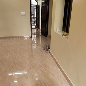 Room in 2 BHK Builder Floor at Sector 7 – for Rent