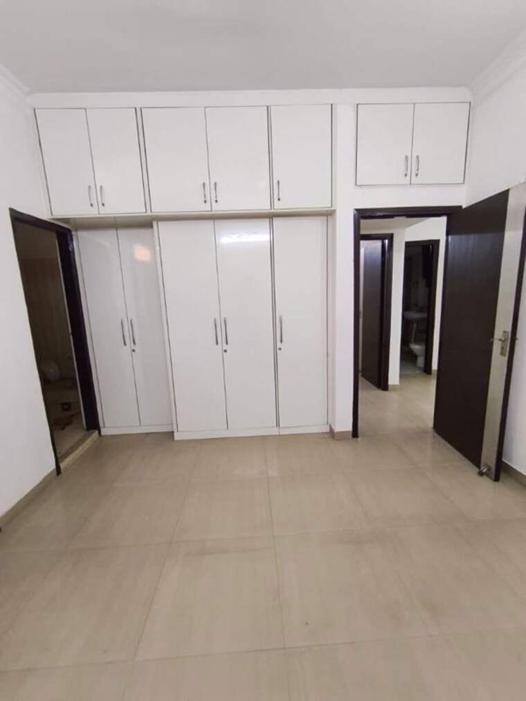 Room, sector 10 3 Bedroom 2250 Sq.Ft. Independent House In Sector 10 Gurgaon 10505065