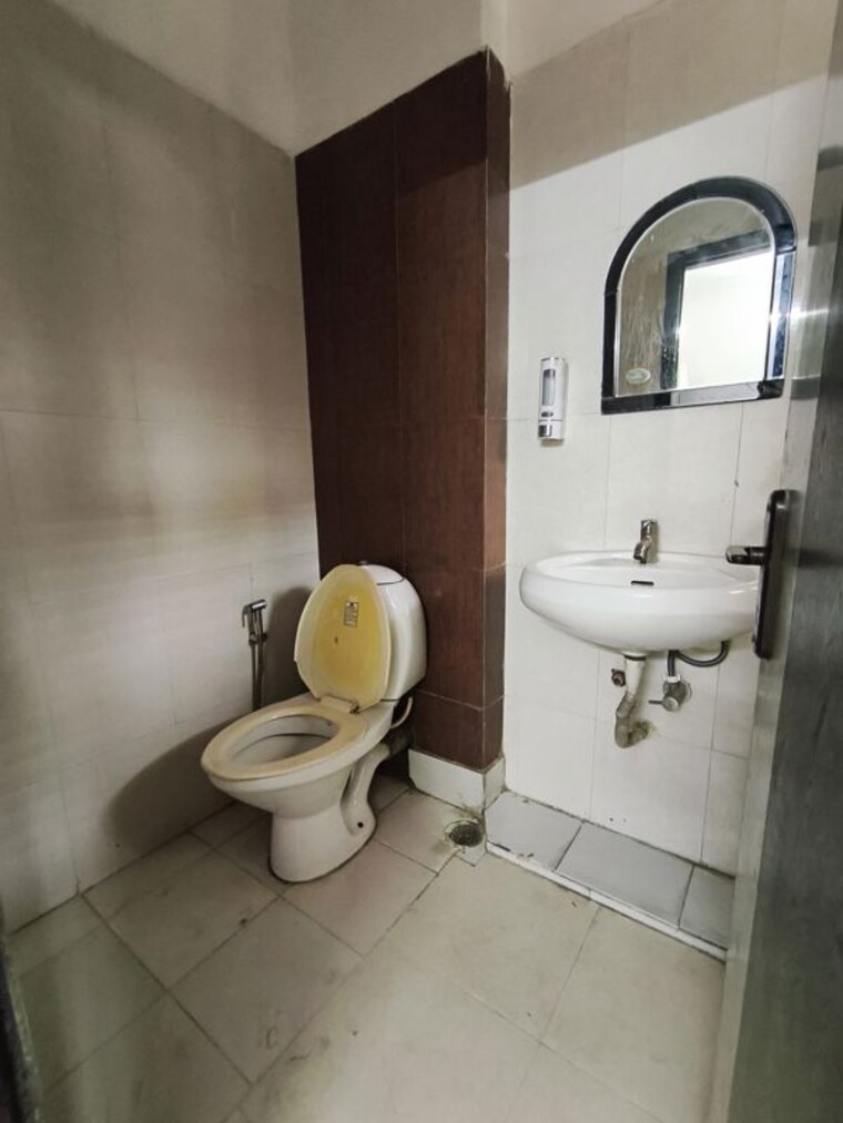 Bathroom, sector 10 3 Bedroom 2250 Sq.Ft. Independent House In Sector 10 Gurgaon 10505065