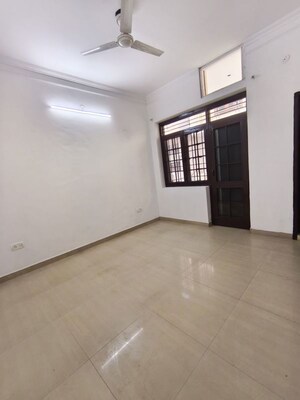 Room in 3 BHK Independent House at Sector 10 – for Rent