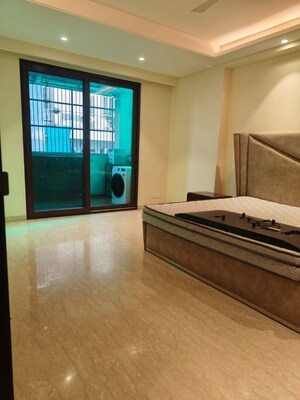 Room in 4 BHK Builder Floor at Safdarjung Development Area – for Rent