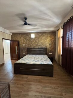 3 BHK + Prayer Room,Servant Room,Store Room Apartment For Sale in Pir Machalla