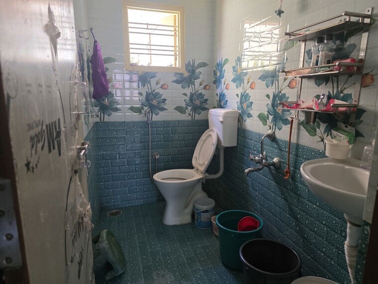 Attached Bathroom, jagadish nagar 3 Bedroom 1000 Sq.Ft. Independent House In Jagadish Nagar Bangalore 10407463