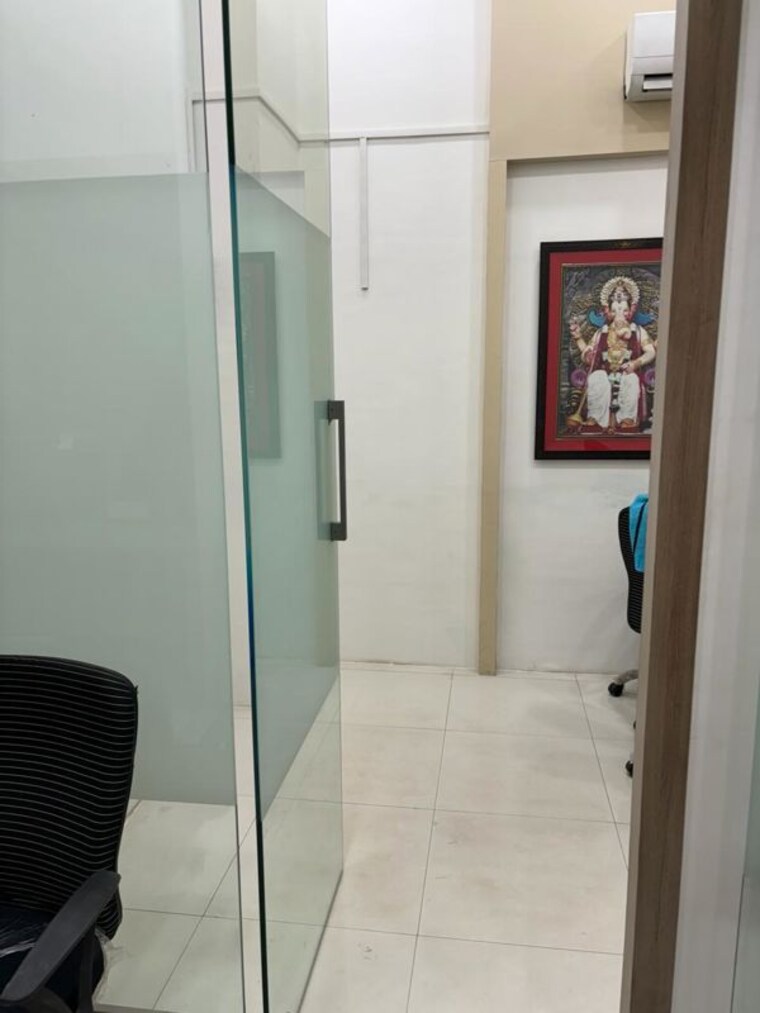 Team Area, malad east Commercial Office Space 326 Sq.Ft. In Malad East Mumbai 10524251