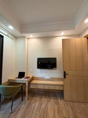 Living Room in 3 BHK Apartment at Moti Nagar – for Rent