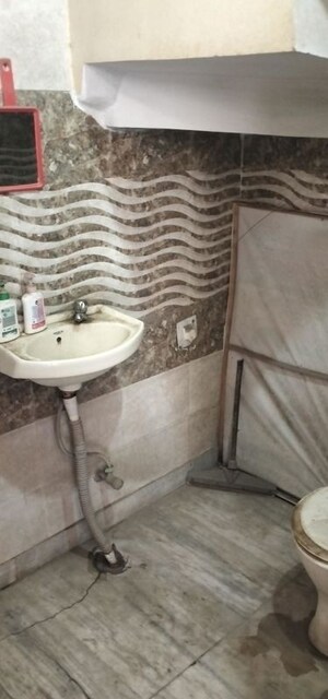 Bathroom in 2 BHK Builder Floor at Sector 21 – for Rent