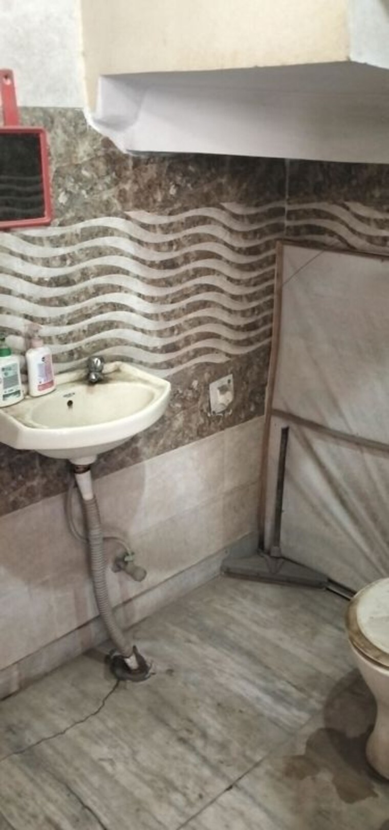 Bathroom, sector 21 2 Bedroom 1200 Sq.Ft. Builder Floor In Sector 21 Gurgaon 10527976