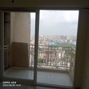 Room in 2 BHK Apartment at Mahagun Mywoods, Sector 16c Greater Noida – for Rent