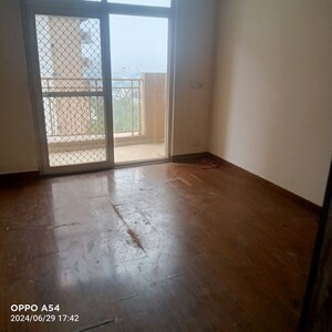 Room in 2 BHK Apartment at Mahagun Mywoods, Sector 16c Greater Noida – for Sale