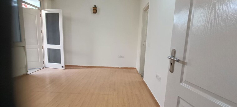 Bathroom, sector 22 3 Bedroom 1650 Sq.Ft. Builder Floor In Sector 22 Gurgaon 10528032
