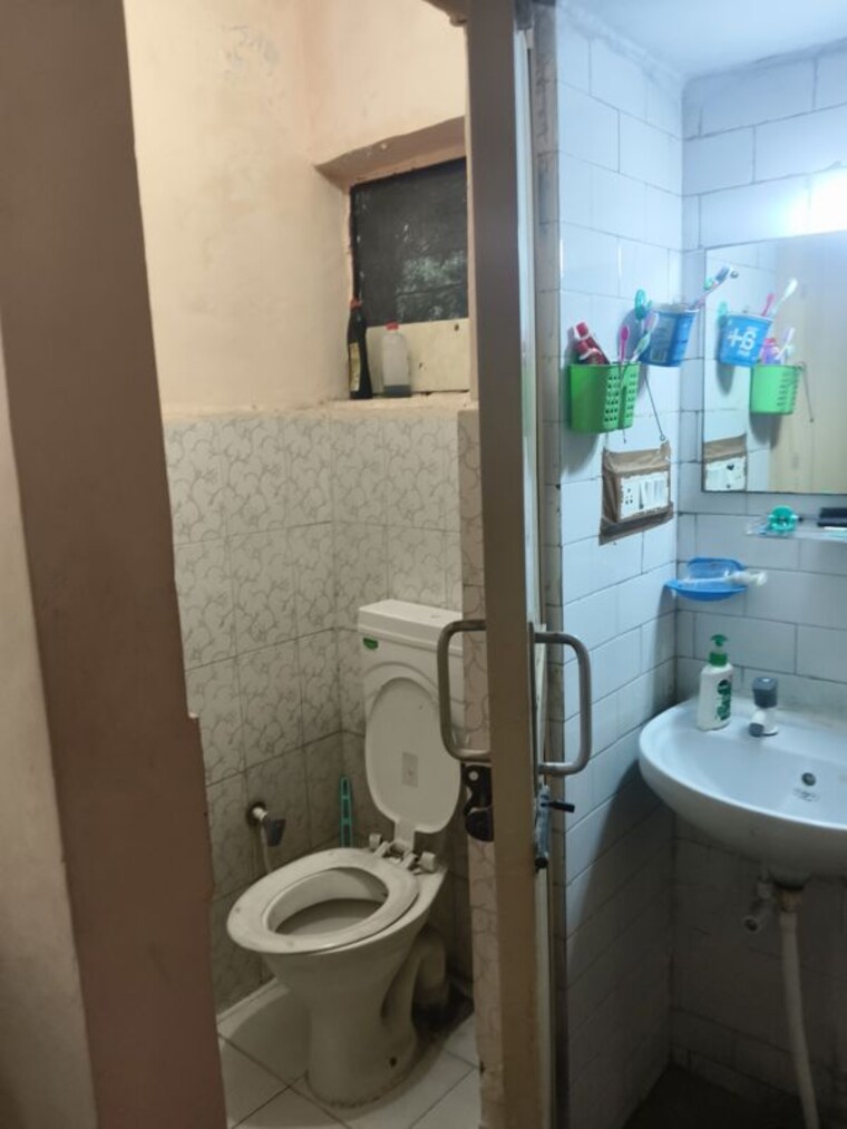 Bathroom, arawali-apartments 1 Bedroom 550 Sq.Ft. Apartment In Sector 52 Noida 10528056