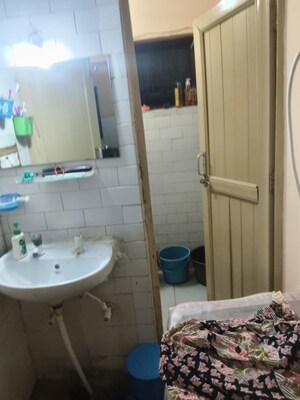 Bathroom in 1 BHK Apartment at Arawali Apartments, Sector 52 – for Rent