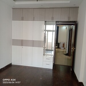 Room in 2 BHK Apartment at Mahagun Mywoods, Sector 16c Greater Noida – for Rent