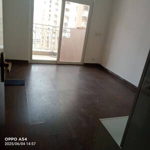 Room in 2 BHK Apartment at Mahagun Mywoods, Sector 16c Greater Noida – for Rent