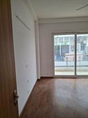 Room in 4 BHK Apartment at SS Linden, Sector 84 – for Rent