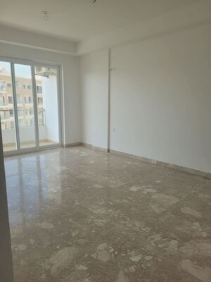 Room in 4 BHK Apartment at SS Linden, Sector 84 – for Rent
