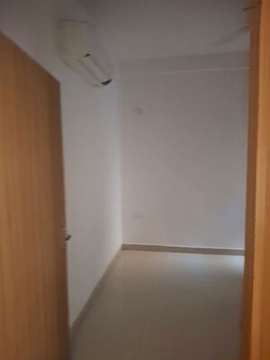 Room in 4 BHK Apartment at SS Linden, Sector 84 – for Rent