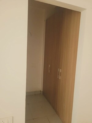Furnished Amenities in 4 BHK Apartment at SS Linden, Sector 84 – for Rent