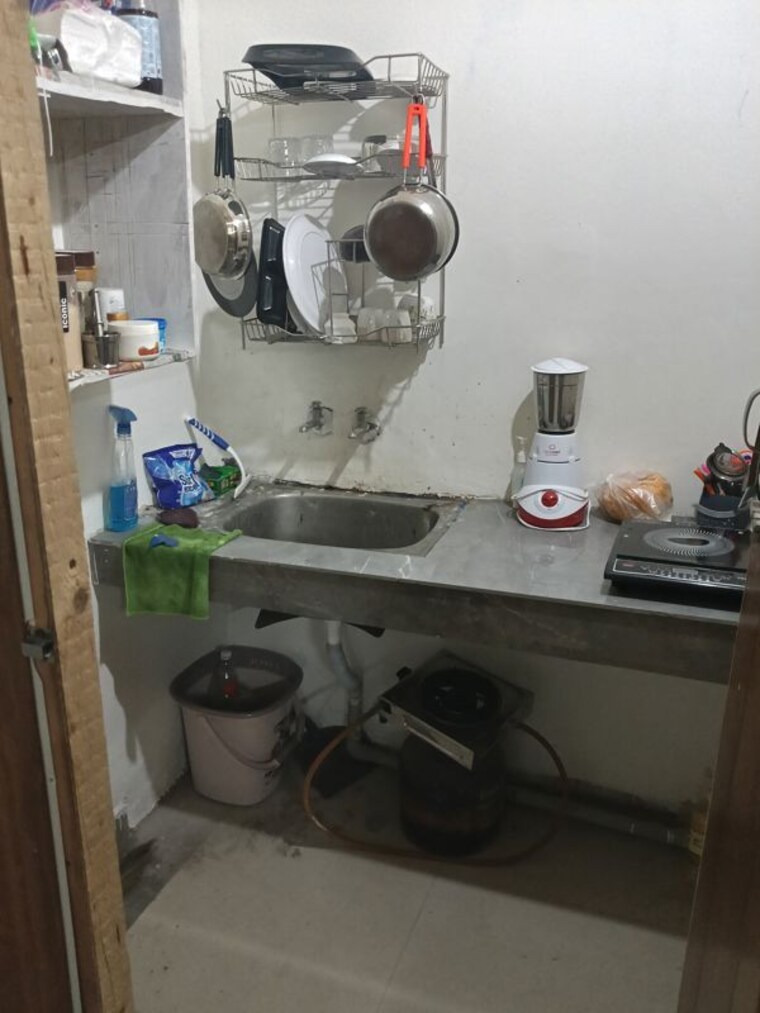 Kitchen, vip road Commercial Office Space 900 Sq.Ft. In Vip Road Zirakpur 10528084