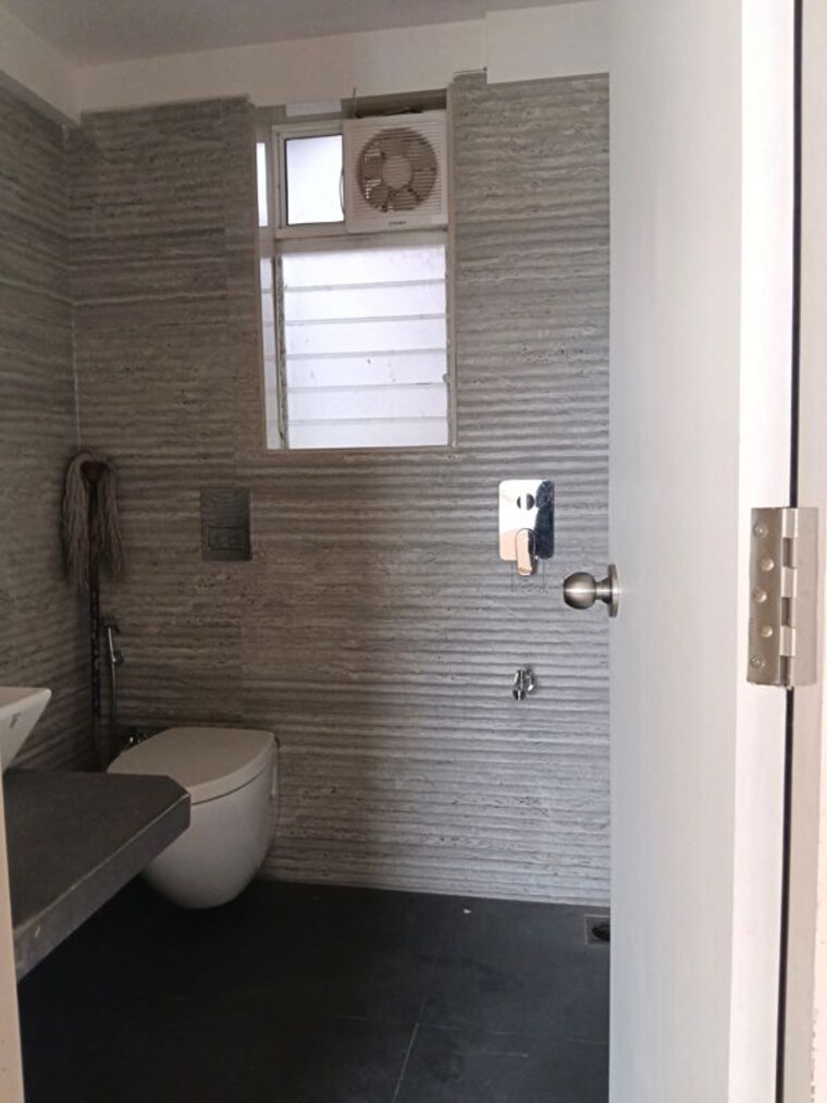 Bathroom, jeevan-jyoti-chs 1 Bedroom 550 Sq.Ft. Apartment In Andheri East Mumbai 10528106