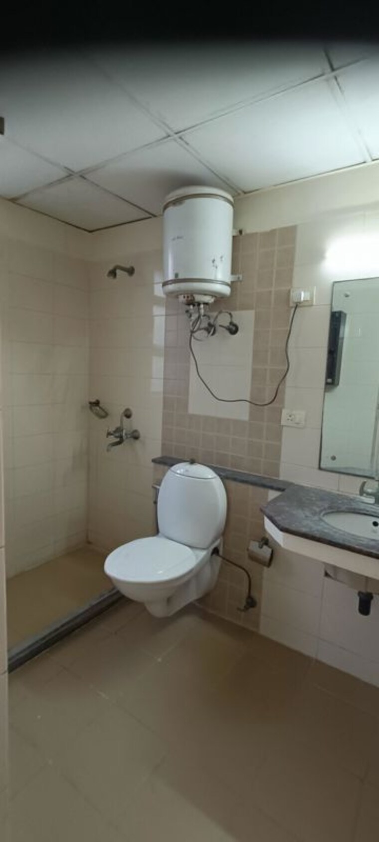 Bathroom, sector 22 3 Bedroom 1600 Sq.Ft. Builder Floor In Sector 22 Gurgaon 10528124