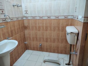 Furnished Amenities in 2 BHK Builder Floor at Gomti Nagar – for Rent