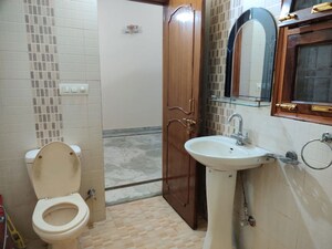 Bathroom in 2 BHK Builder Floor at Gomti Nagar – for Rent