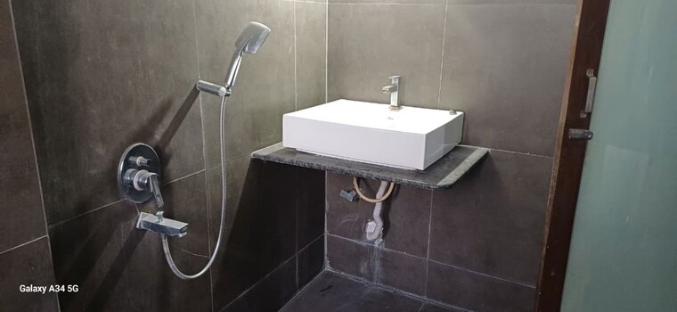 Bathroom, bhosale nagar 3 Bedroom 1300 Sq.Ft. Apartment In Bhosale Nagar Pune 10524883