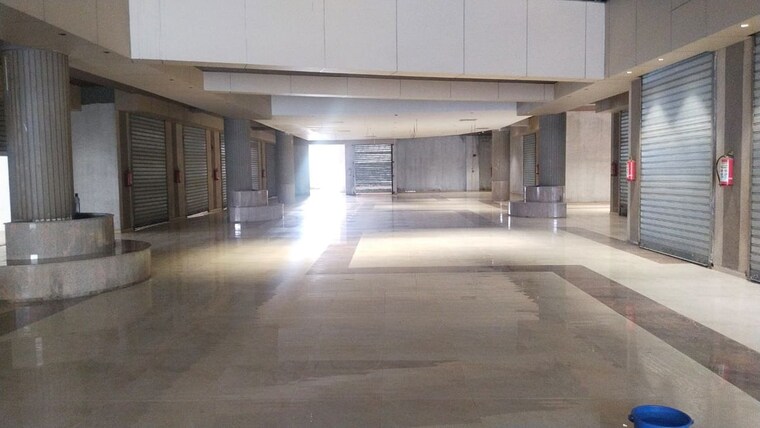 Room, vision-square Commercial Shop 220 Sq.Ft. In Wakad Pune 10528149