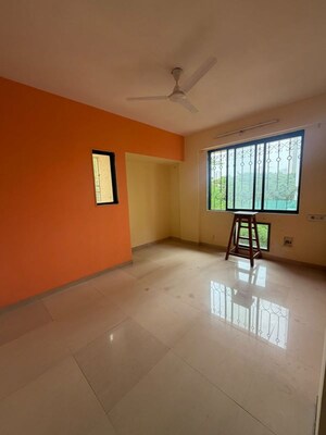 Room in 2 BHK Apartment at Lodha Paradise, Majiwada – for Rent