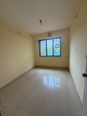 Room in 2 BHK Apartment at Lodha Paradise, Majiwada – for Rent