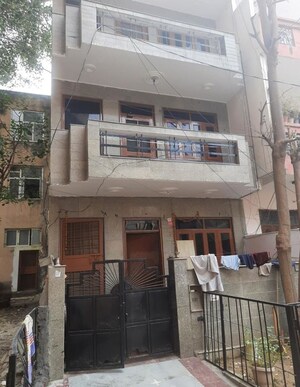 4 BHK Builder Floor – Exterior View View at Sector 21 - for Rent
