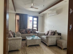 Living Room in 4 BHK Builder Floor at Sector 45 – for Rent