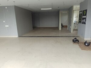 Room in  Office Space at Morabadi – for Rent